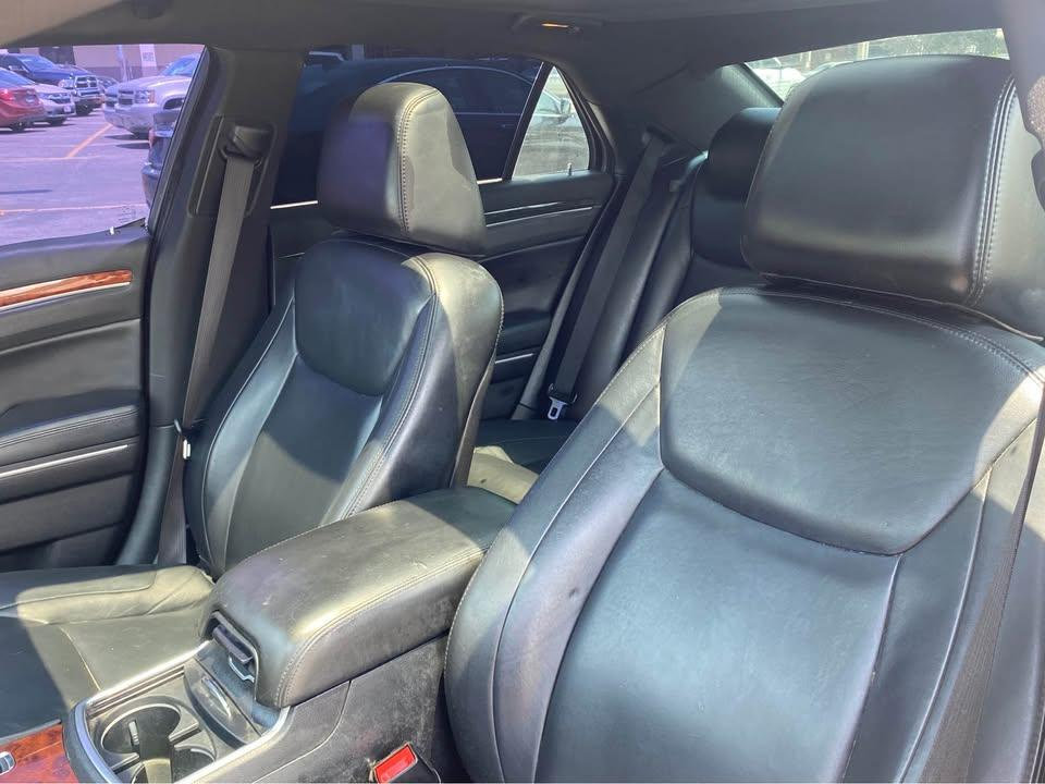 2014 Chrysler 300 Base photo 10