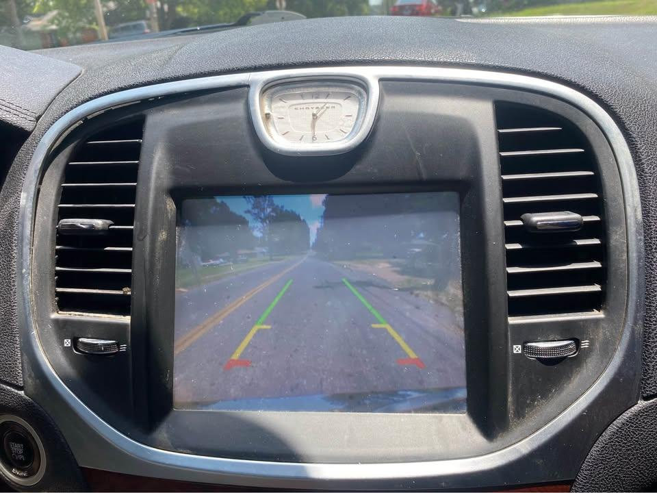 2014 Chrysler 300 Base photo 12