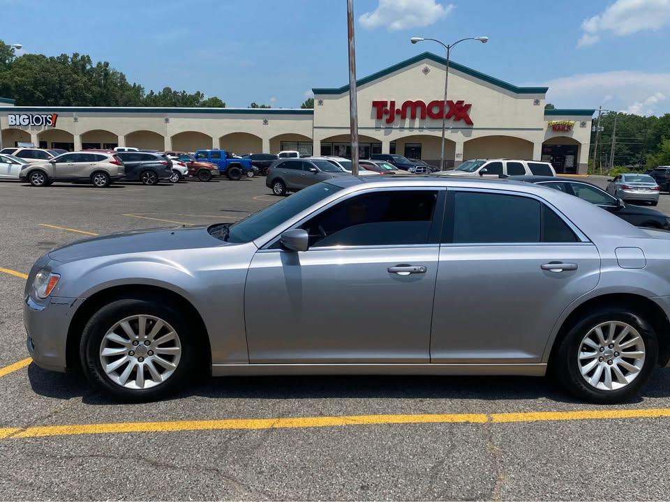 2014 Chrysler 300 Base photo 6