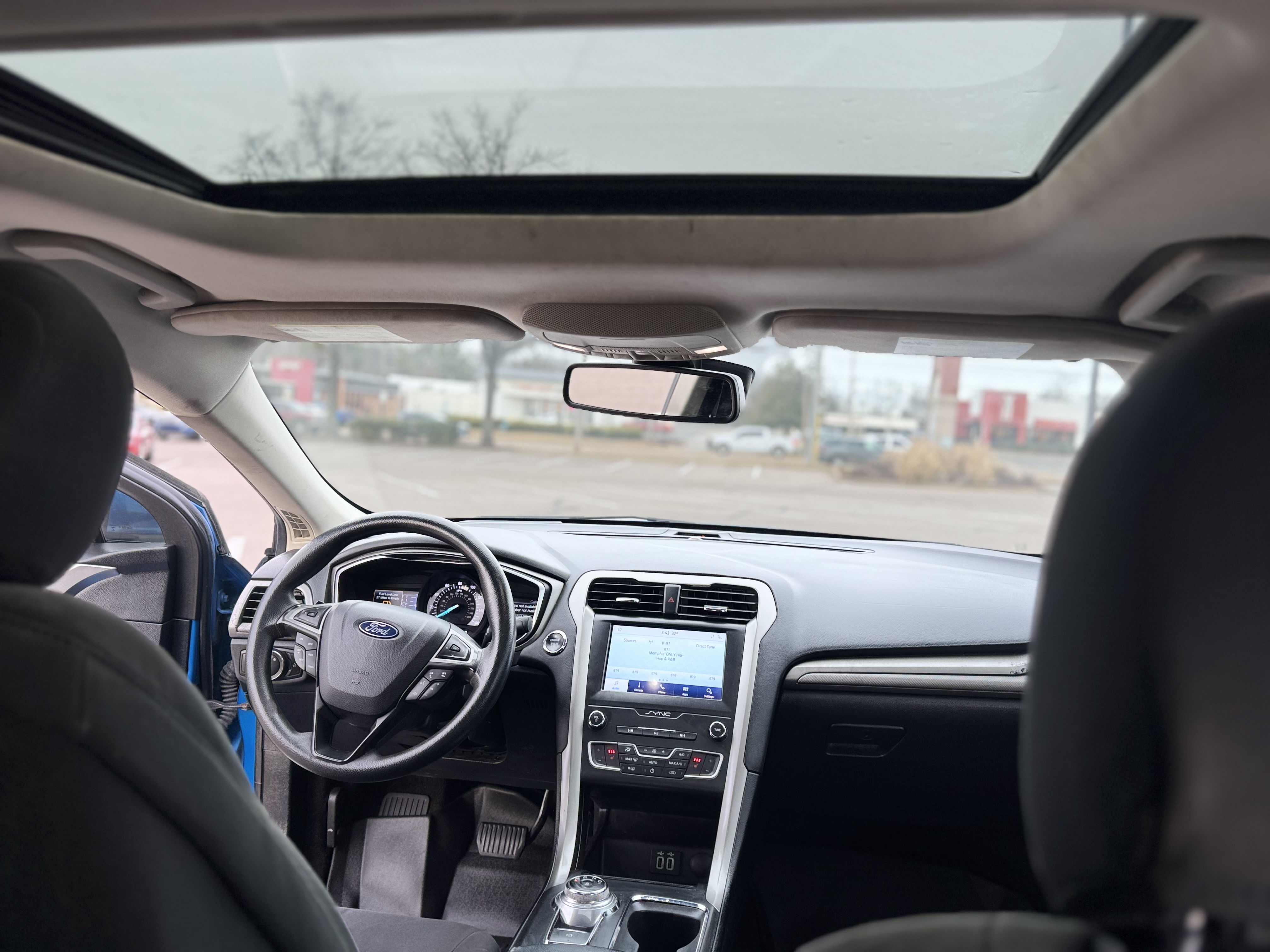 2020 Ford Fusion SE photo 16