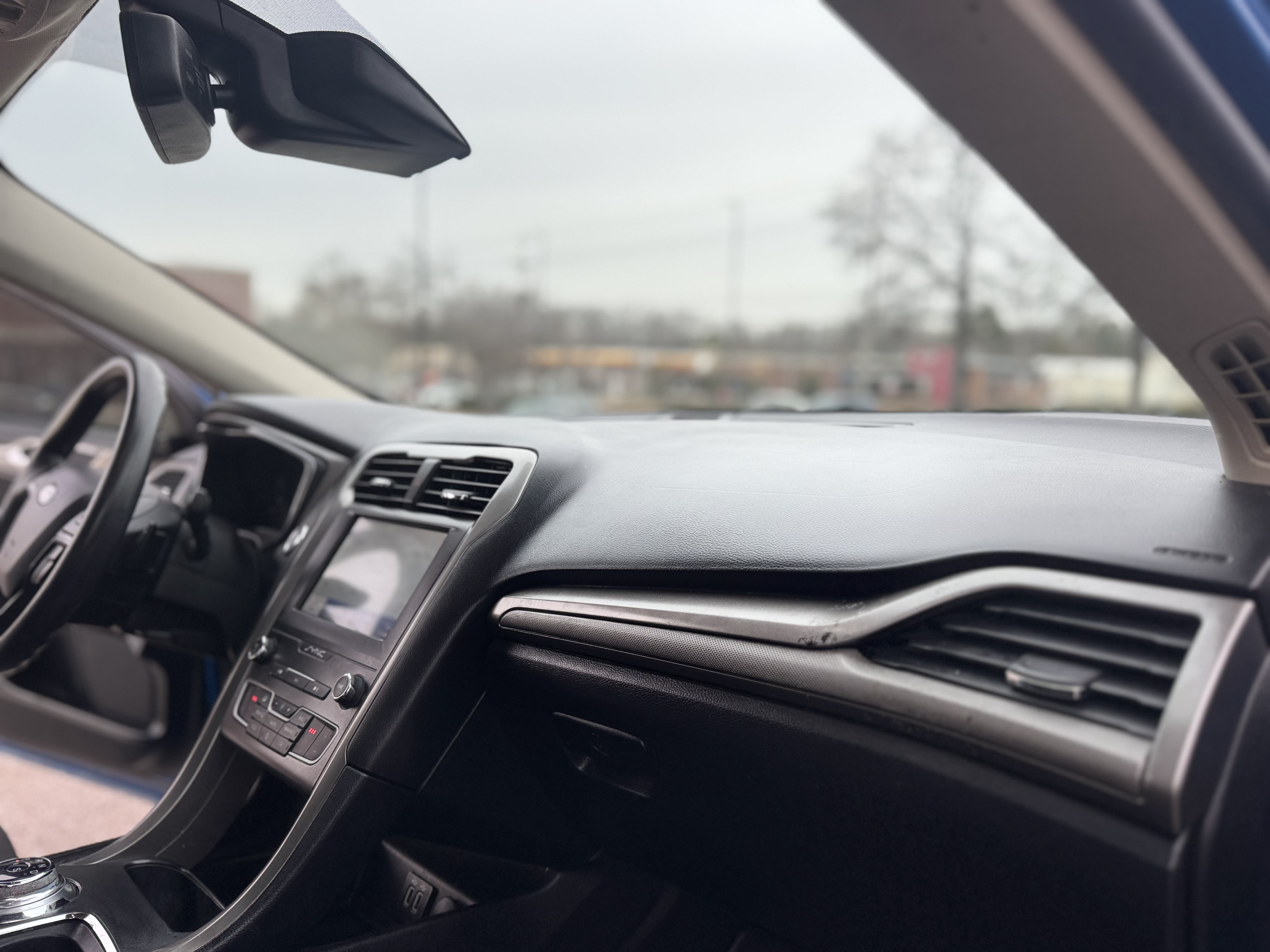 2020 Ford Fusion SE photo 18