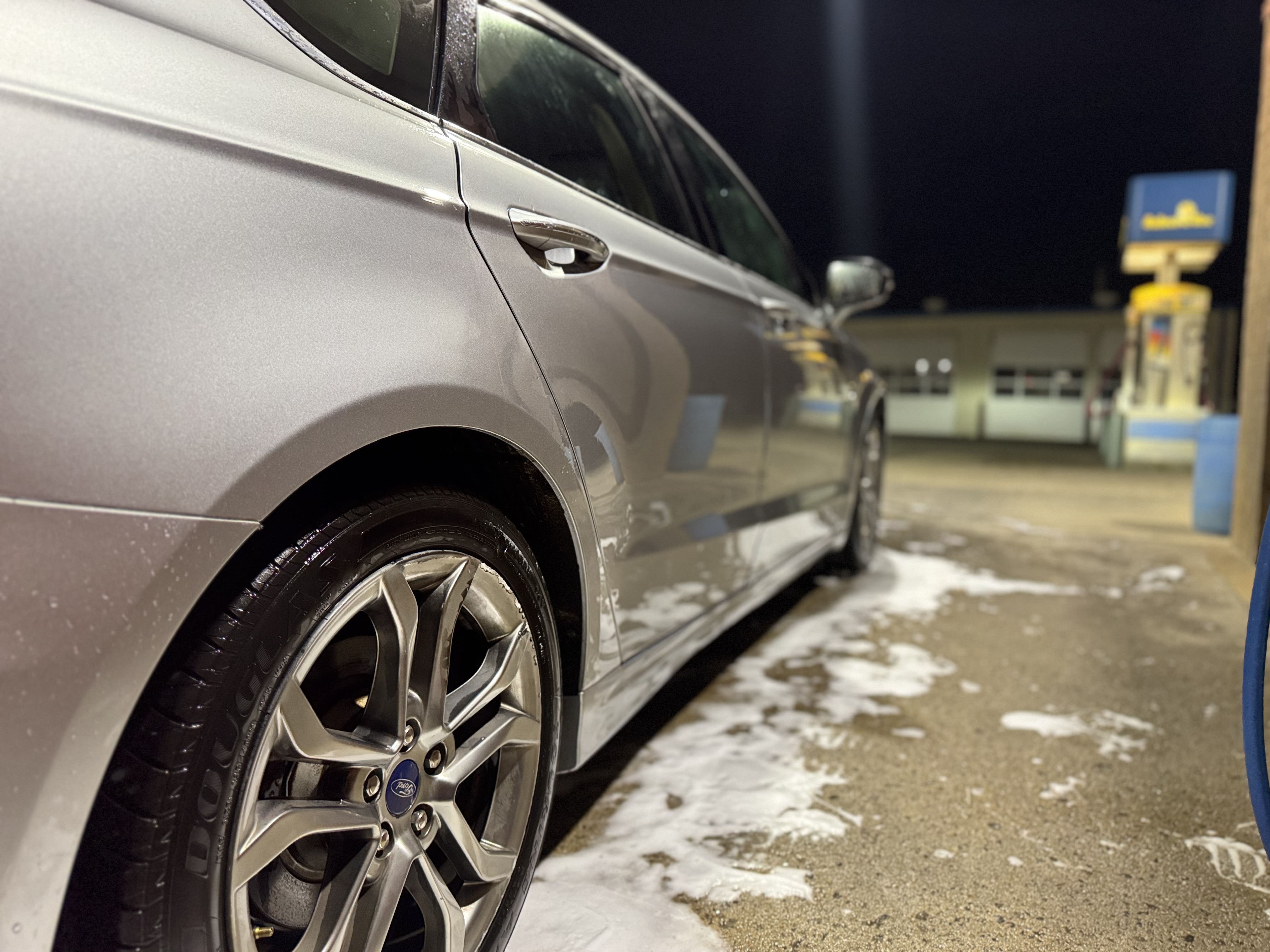 2020 Ford Fusion SEL photo 10