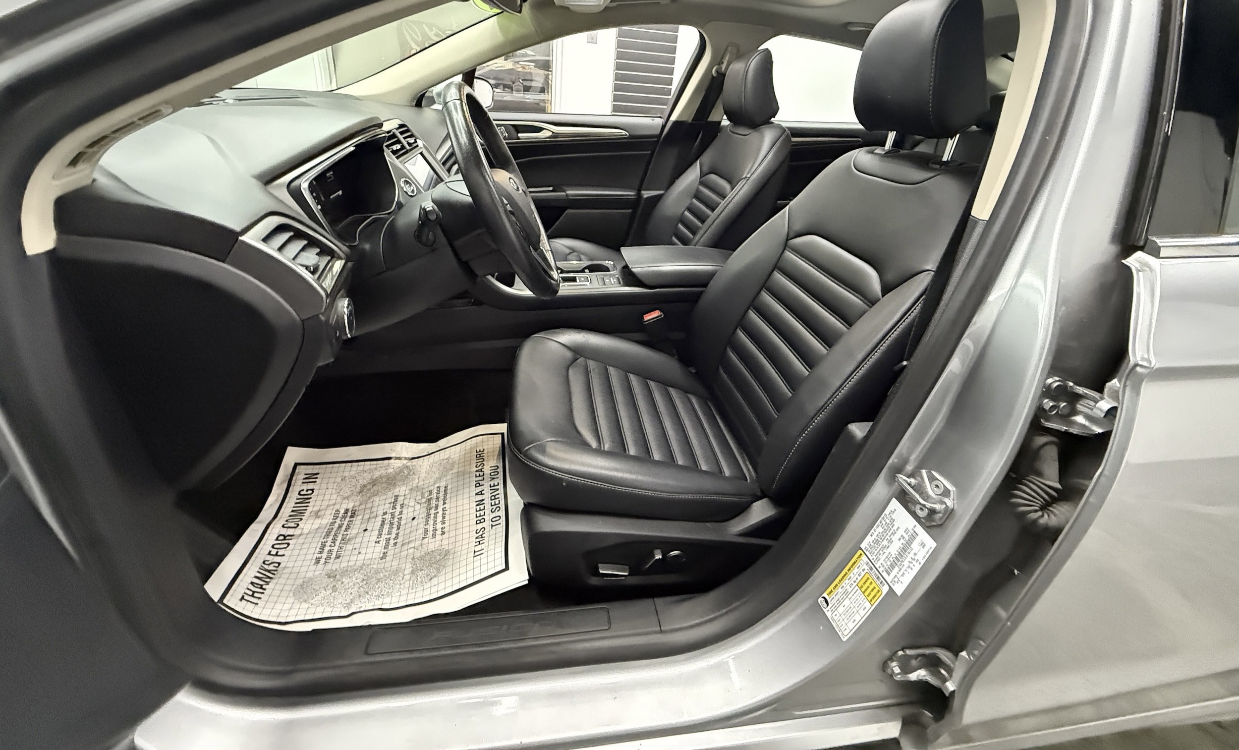 2020 Ford Fusion SEL photo 11