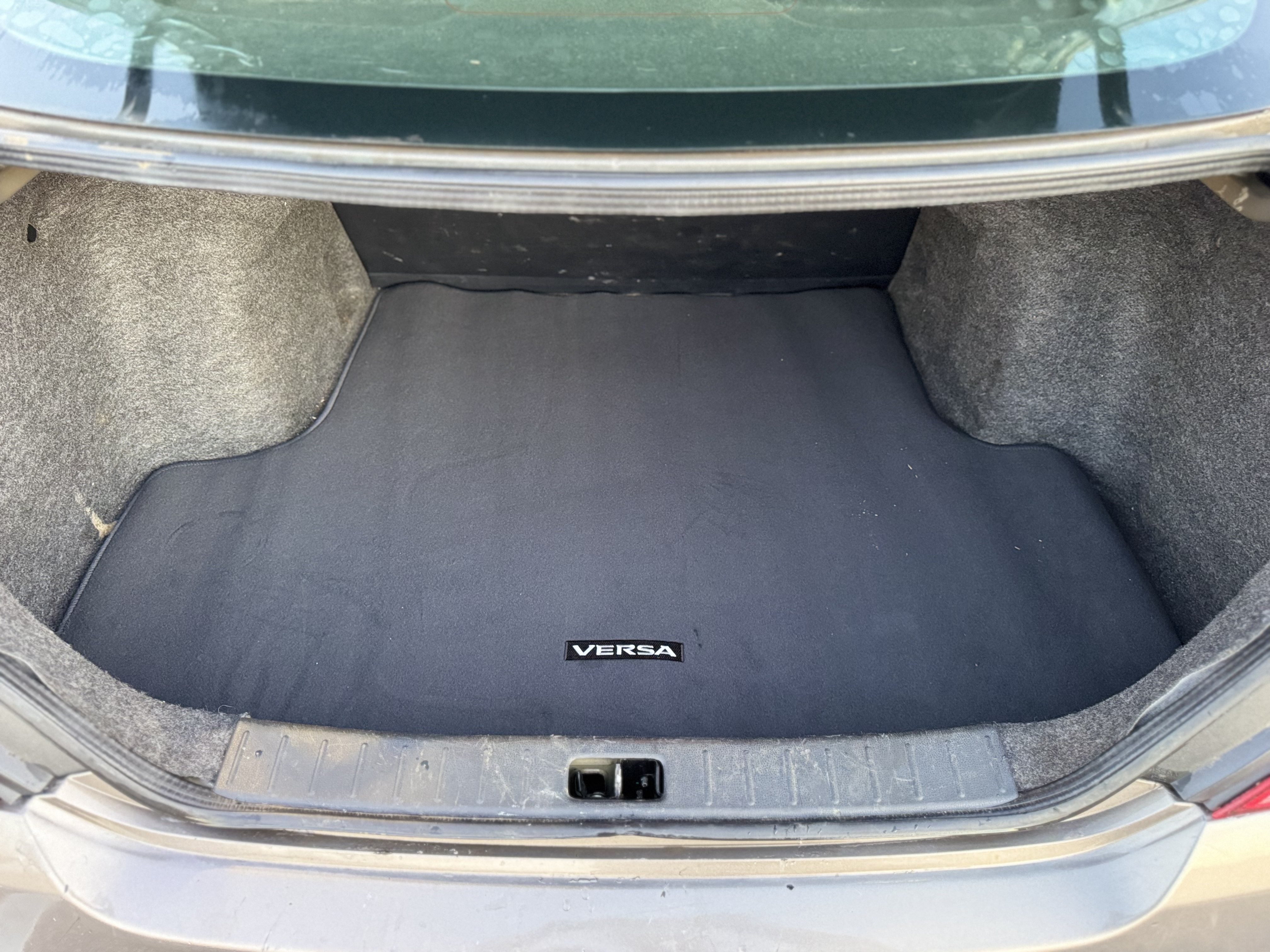 2016 Nissan Versa S Plus photo 14
