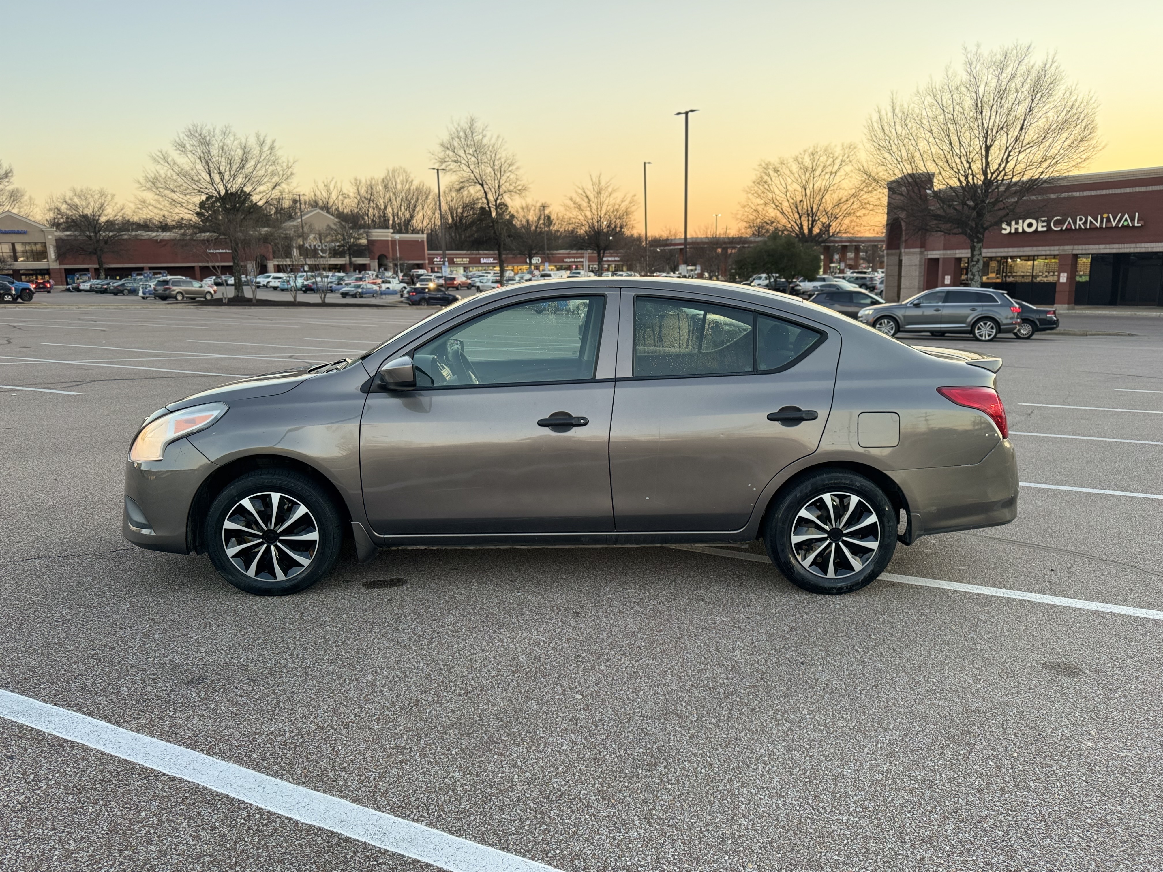 2016 Nissan Versa S Plus photo 6