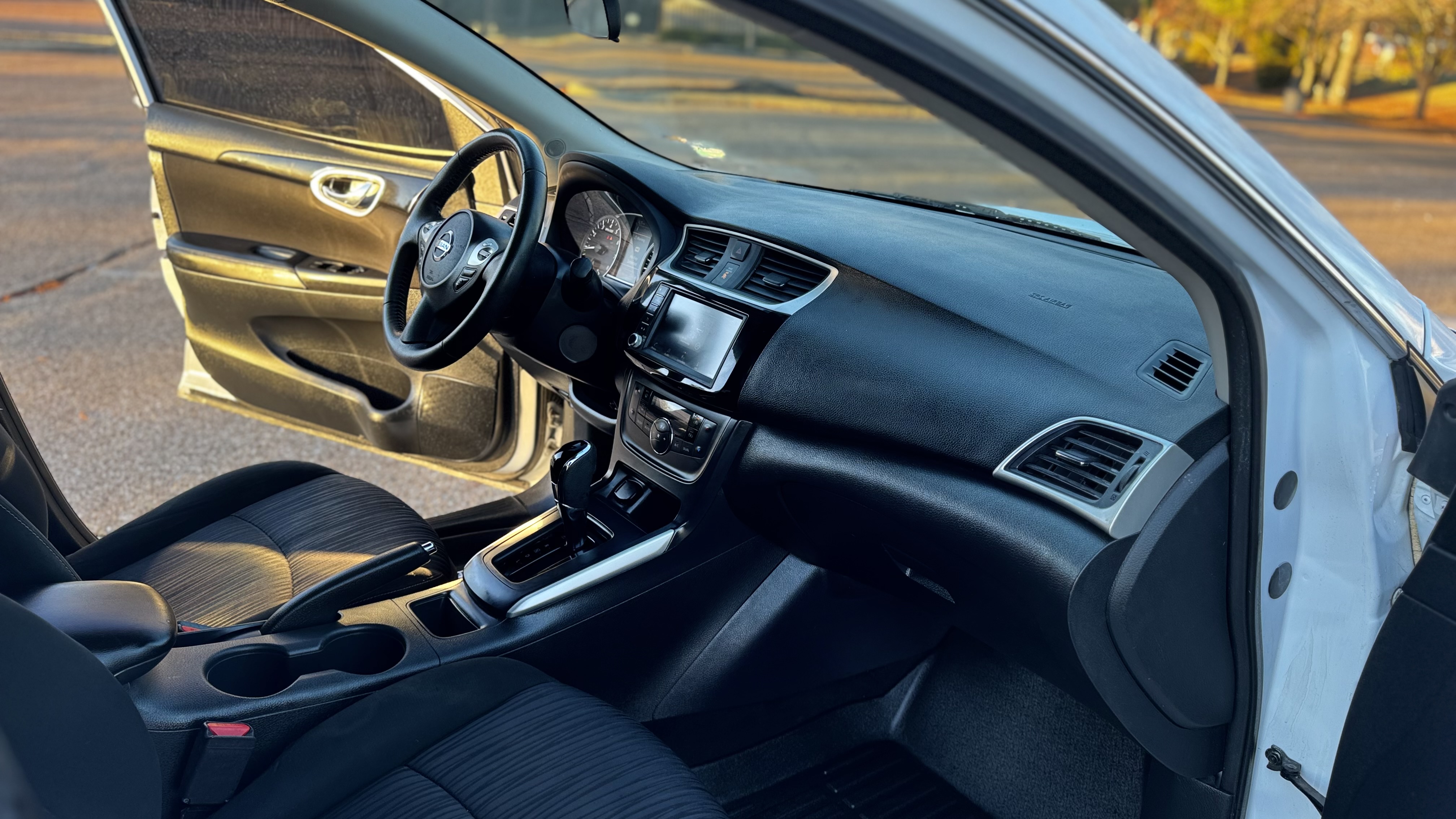 2019 Nissan Sentra SV photo 16