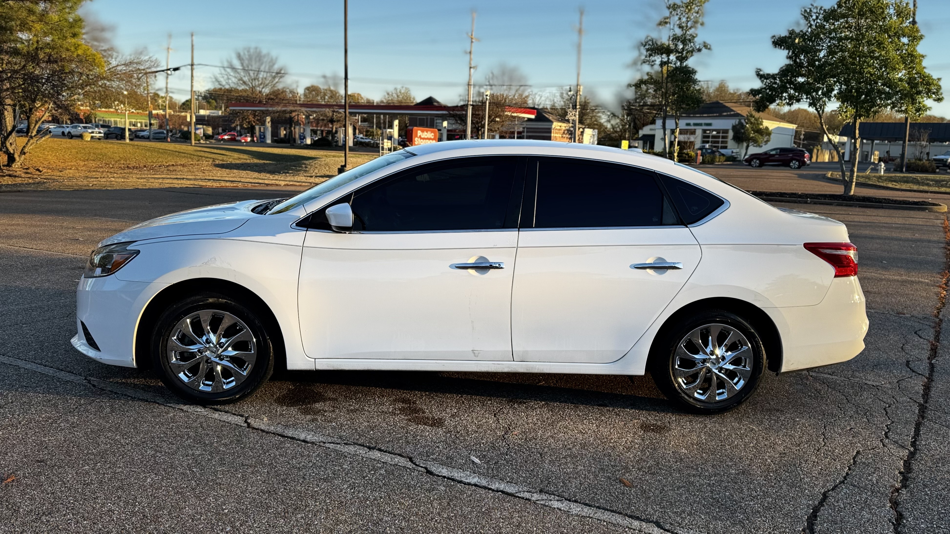 2019 Nissan Sentra SV photo 4