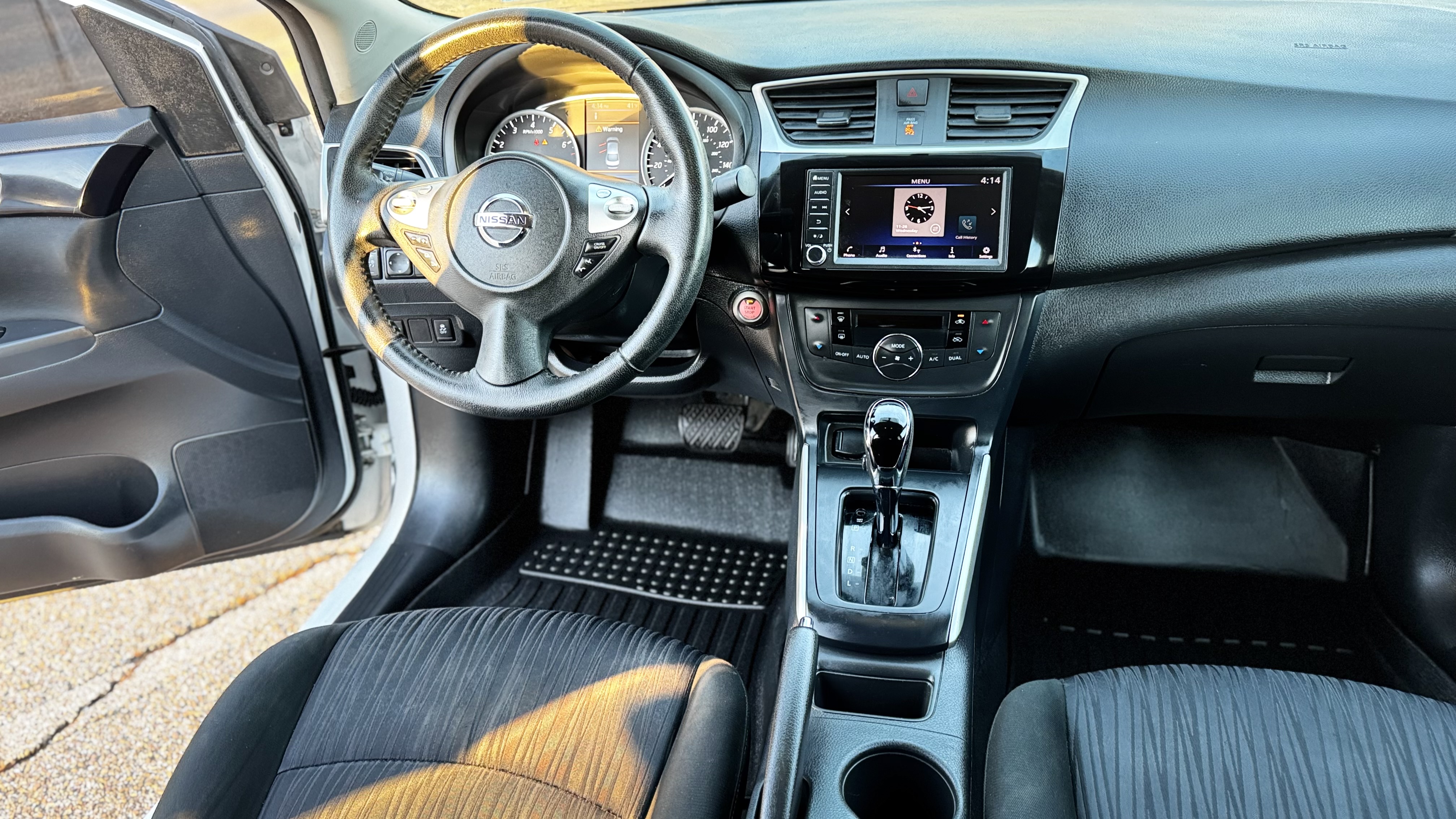 2019 Nissan Sentra SV photo 13