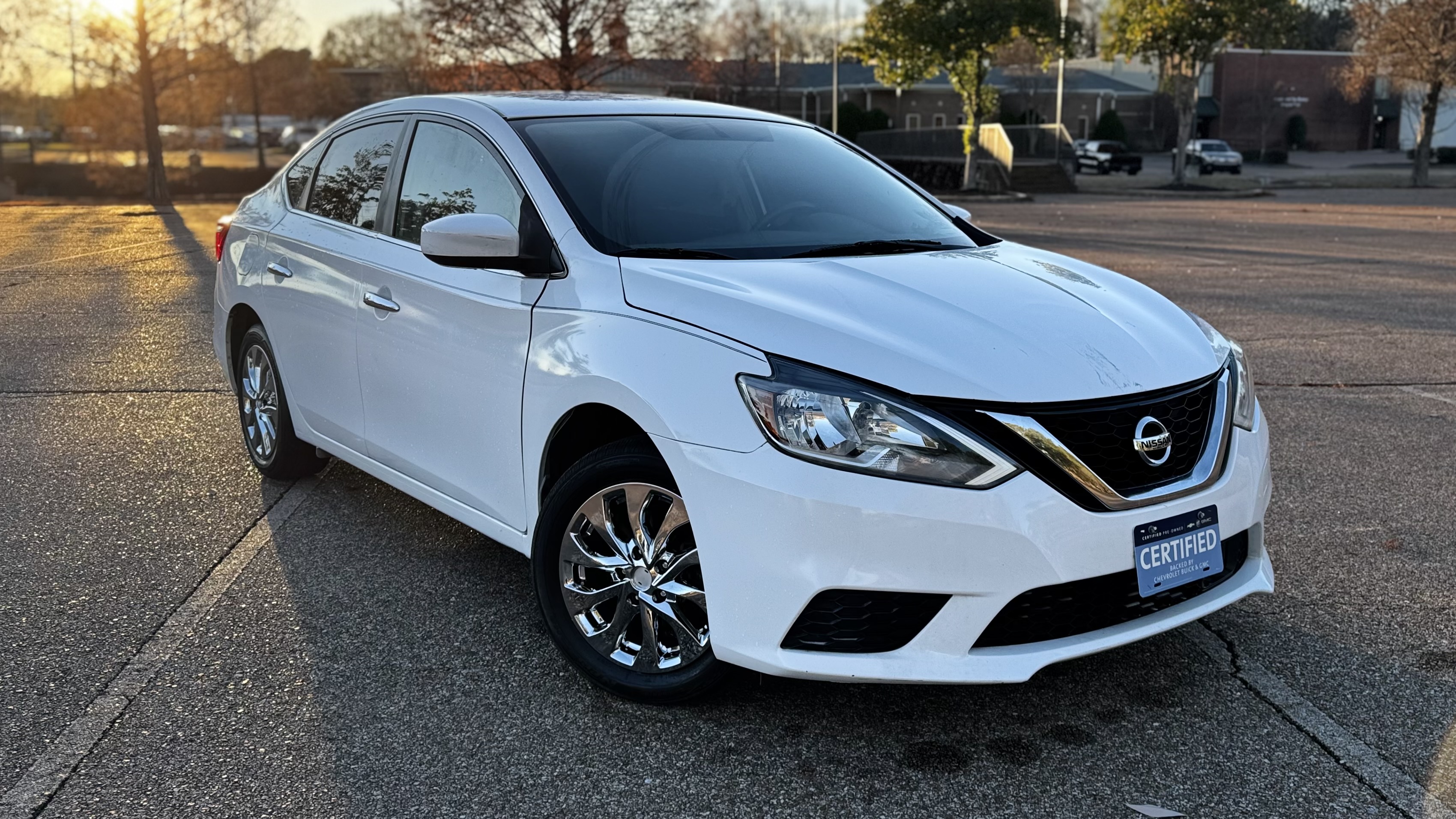 2019 Nissan Sentra SV photo 3