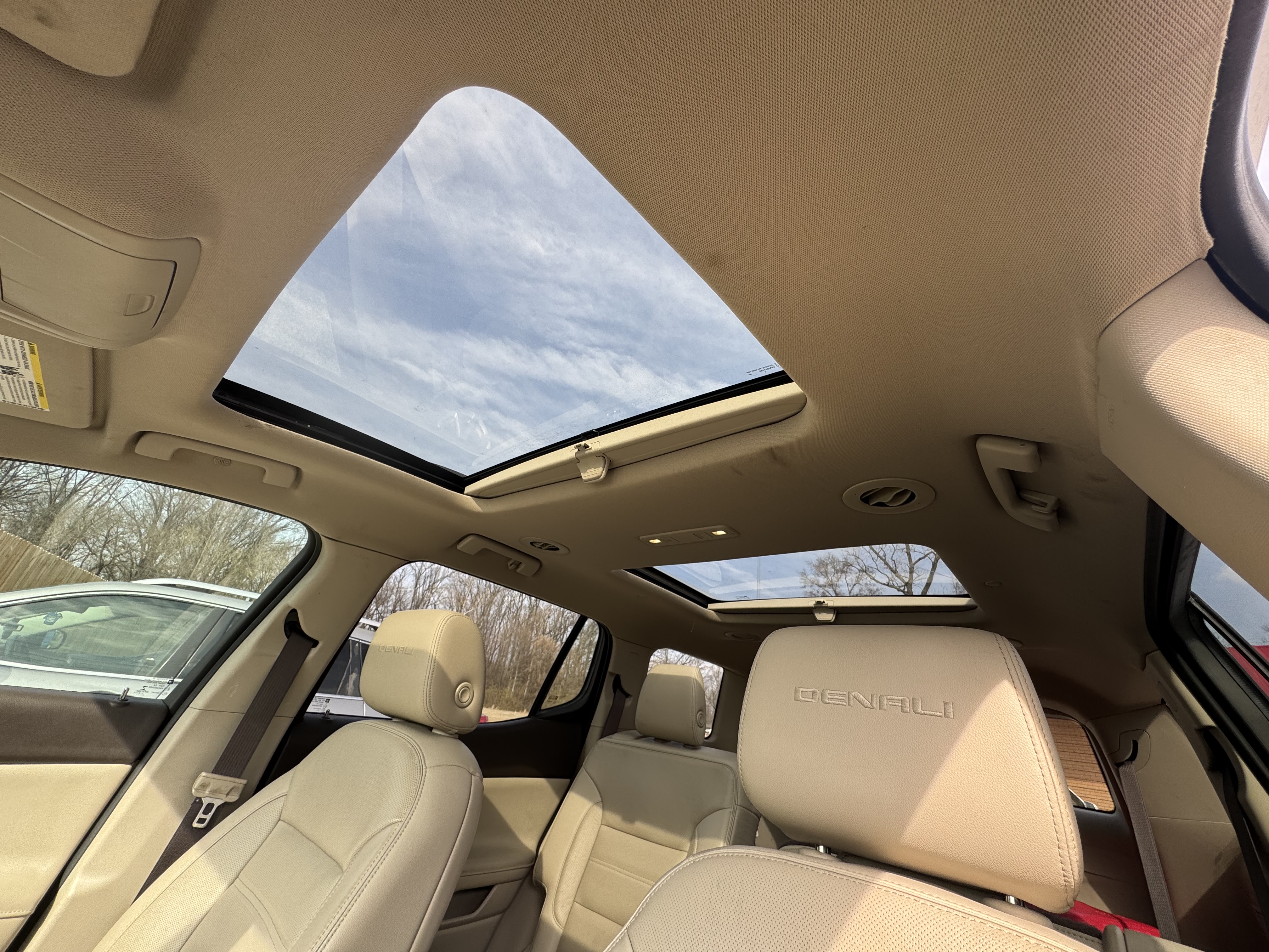 2017 GMC Acadia Denali photo 8