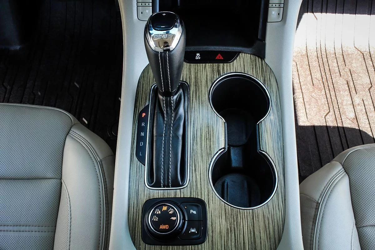 2017 GMC Acadia Denali photo 9