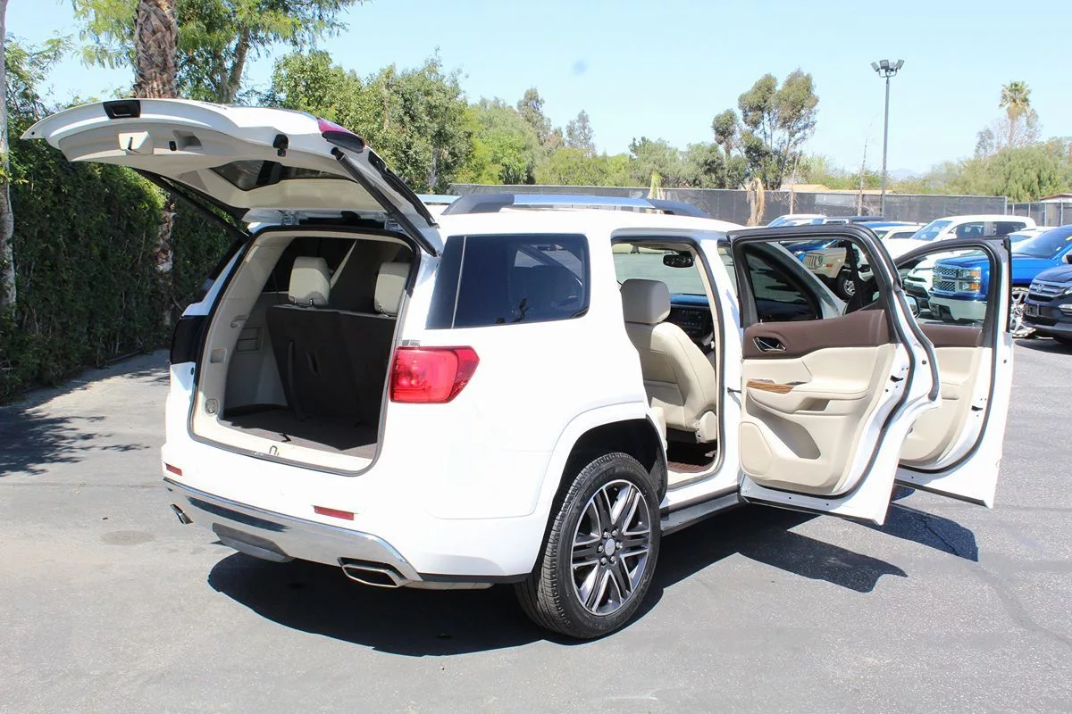 2017 GMC Acadia Denali photo 20