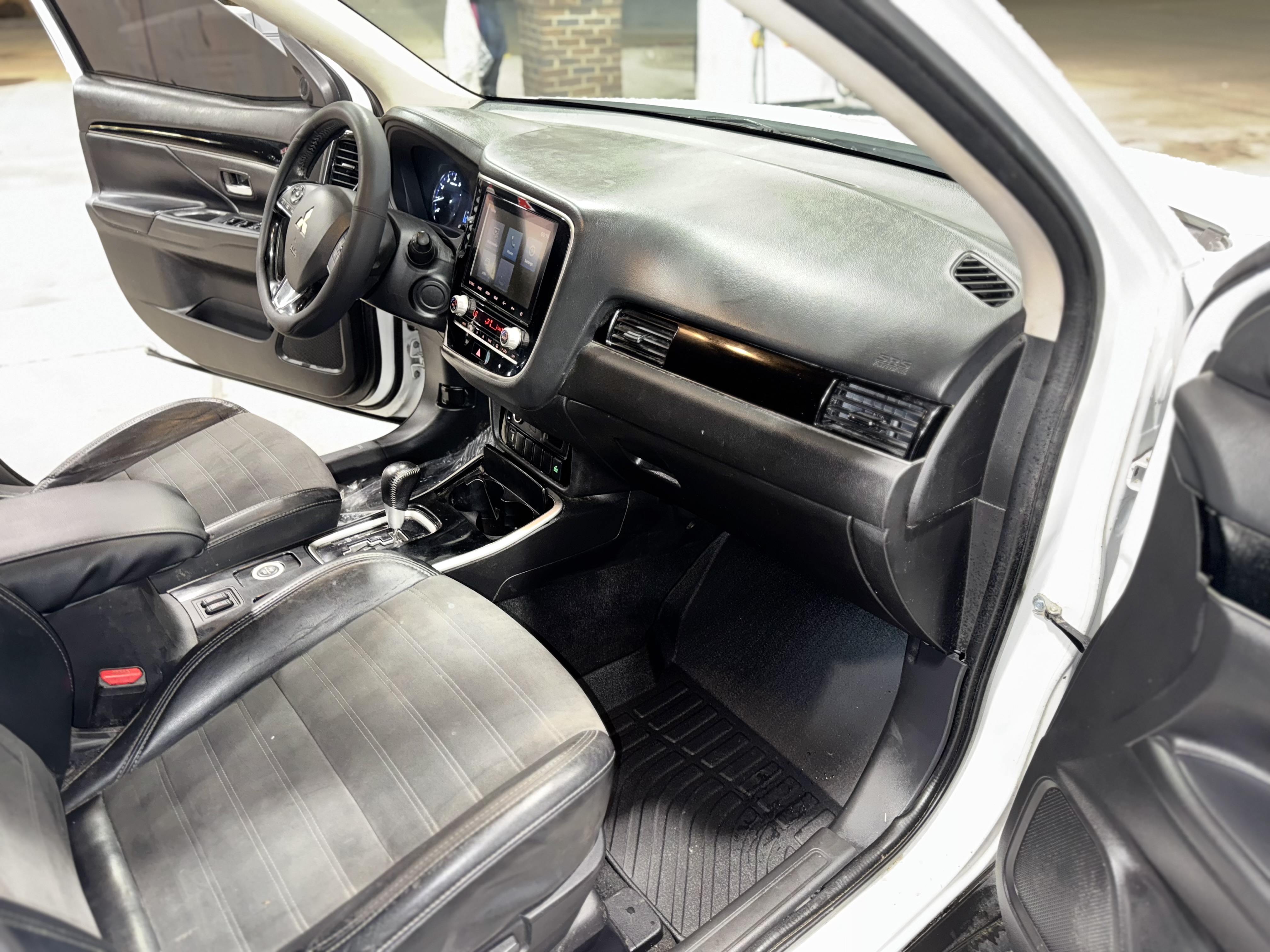 2020 Mitsubishi Outlander SE photo 19