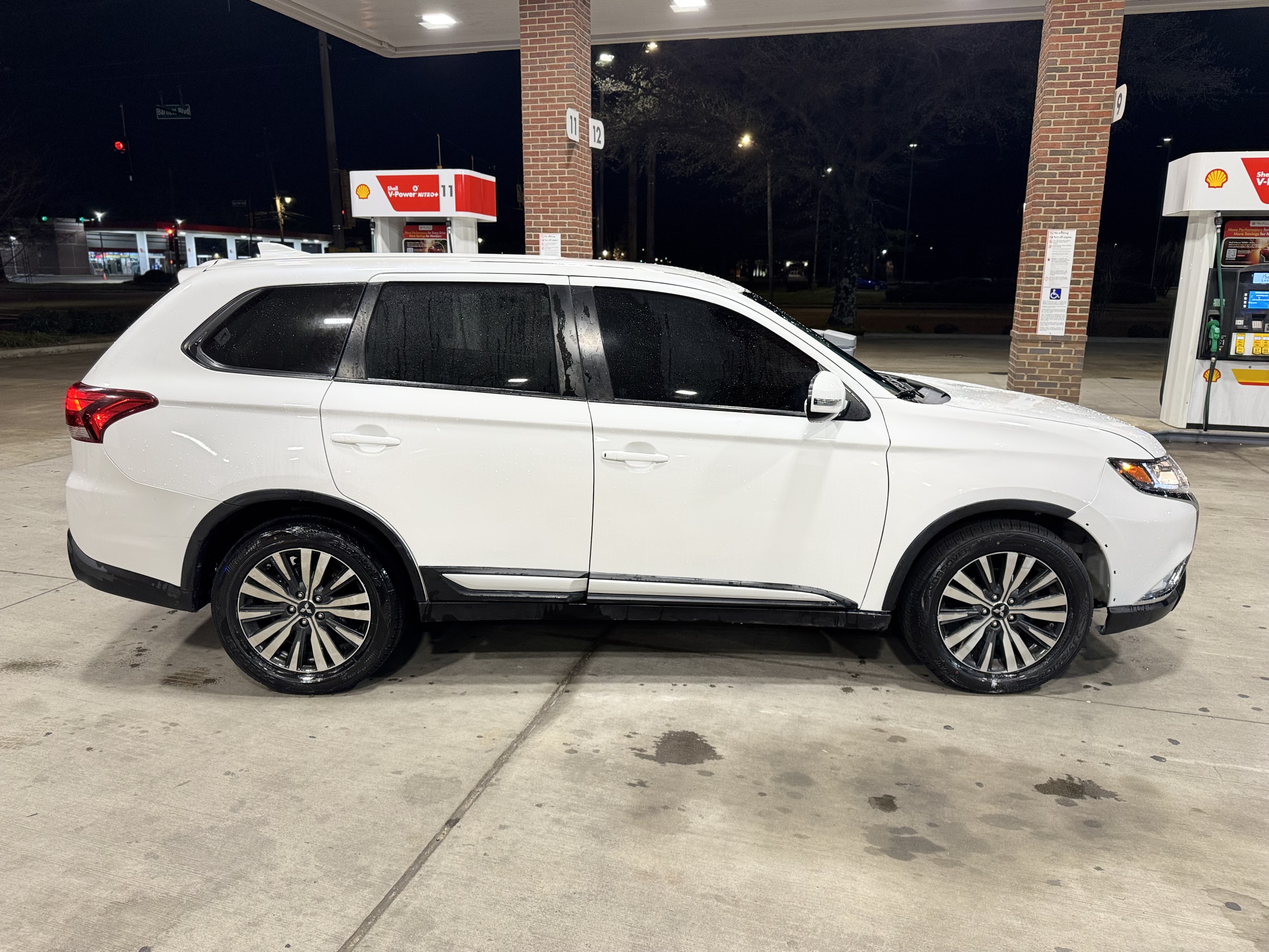 2020 Mitsubishi Outlander SE photo 4