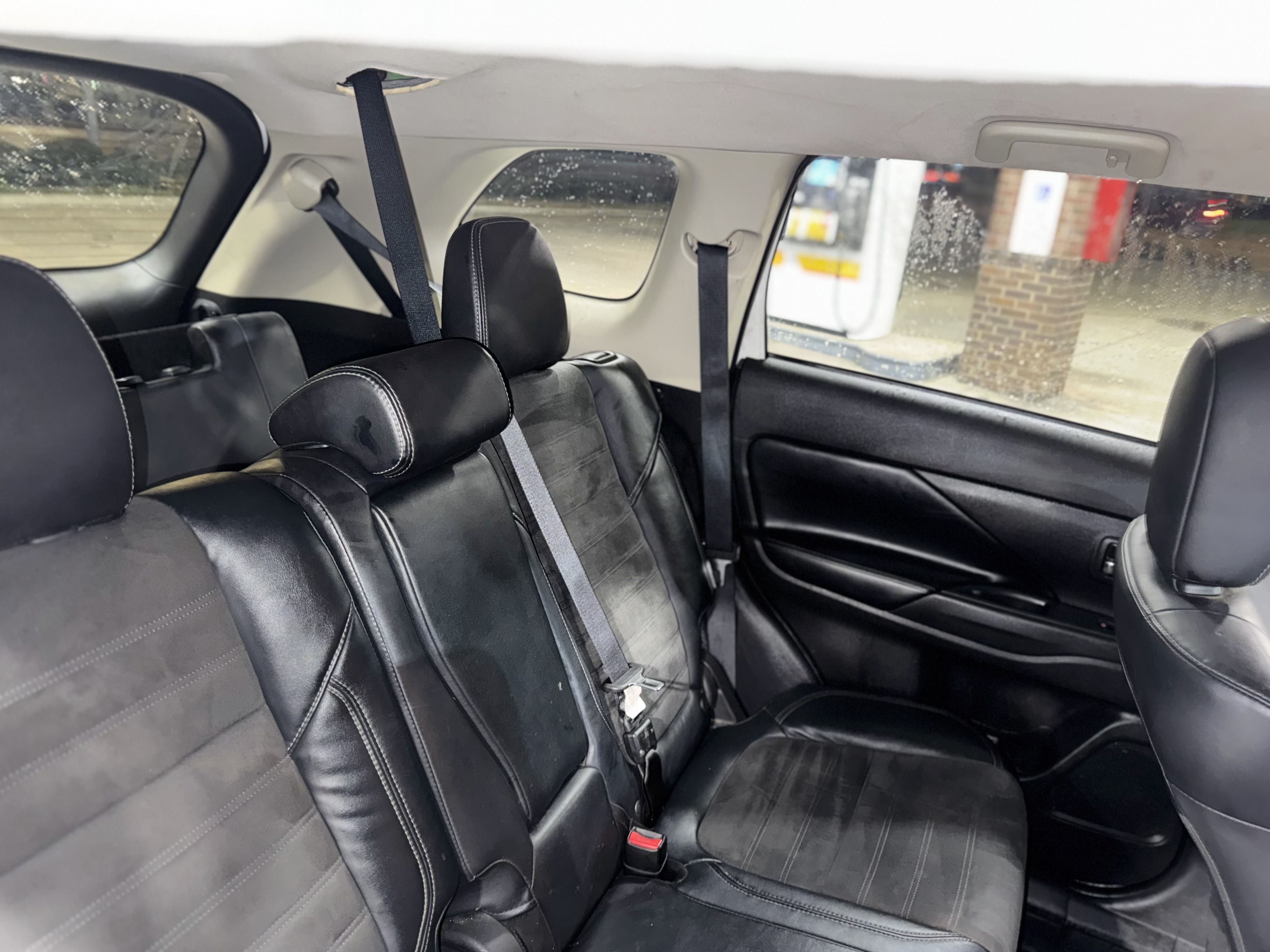 2020 Mitsubishi Outlander SE photo 16