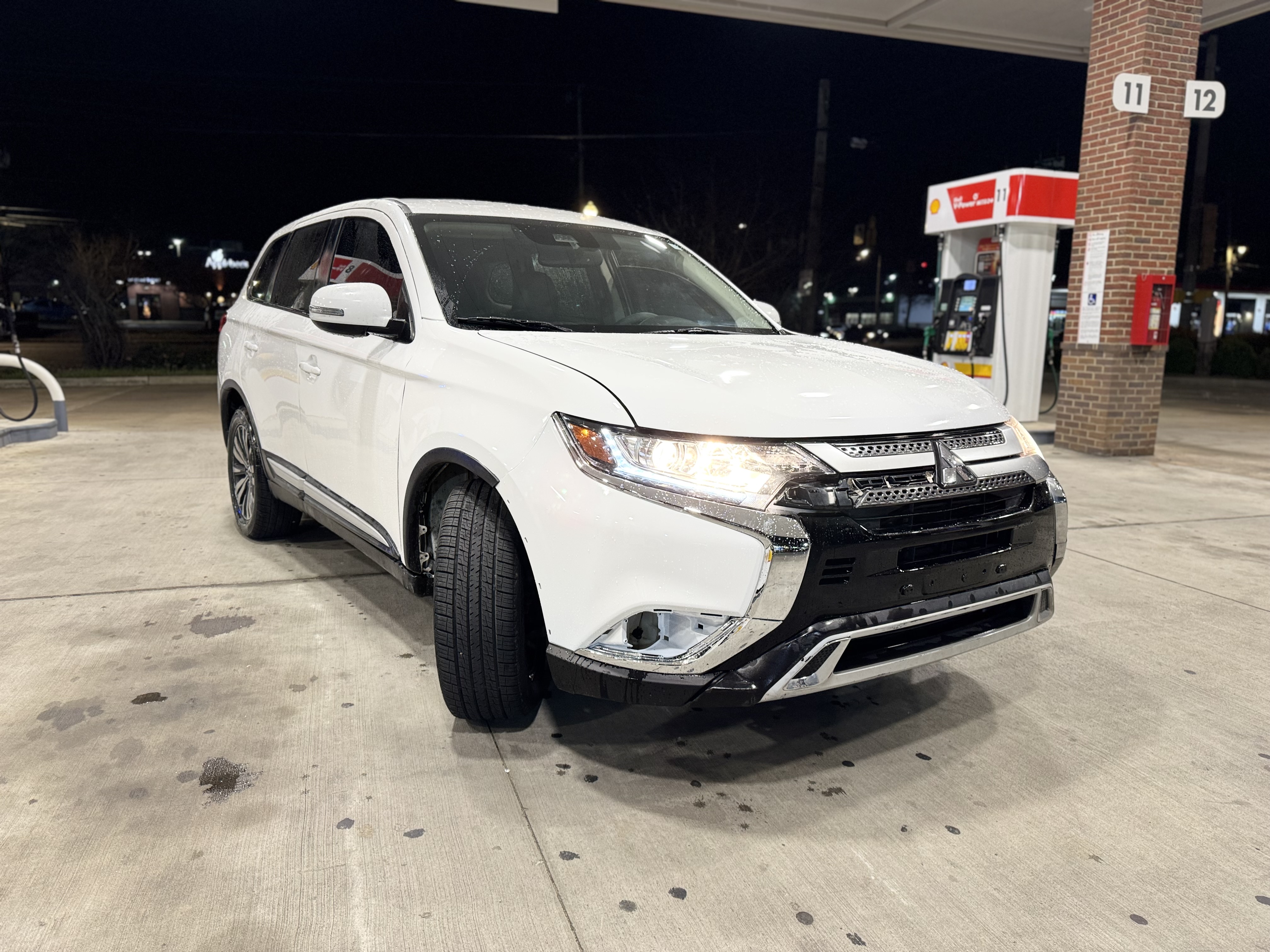 2020 Mitsubishi Outlander SE photo 3