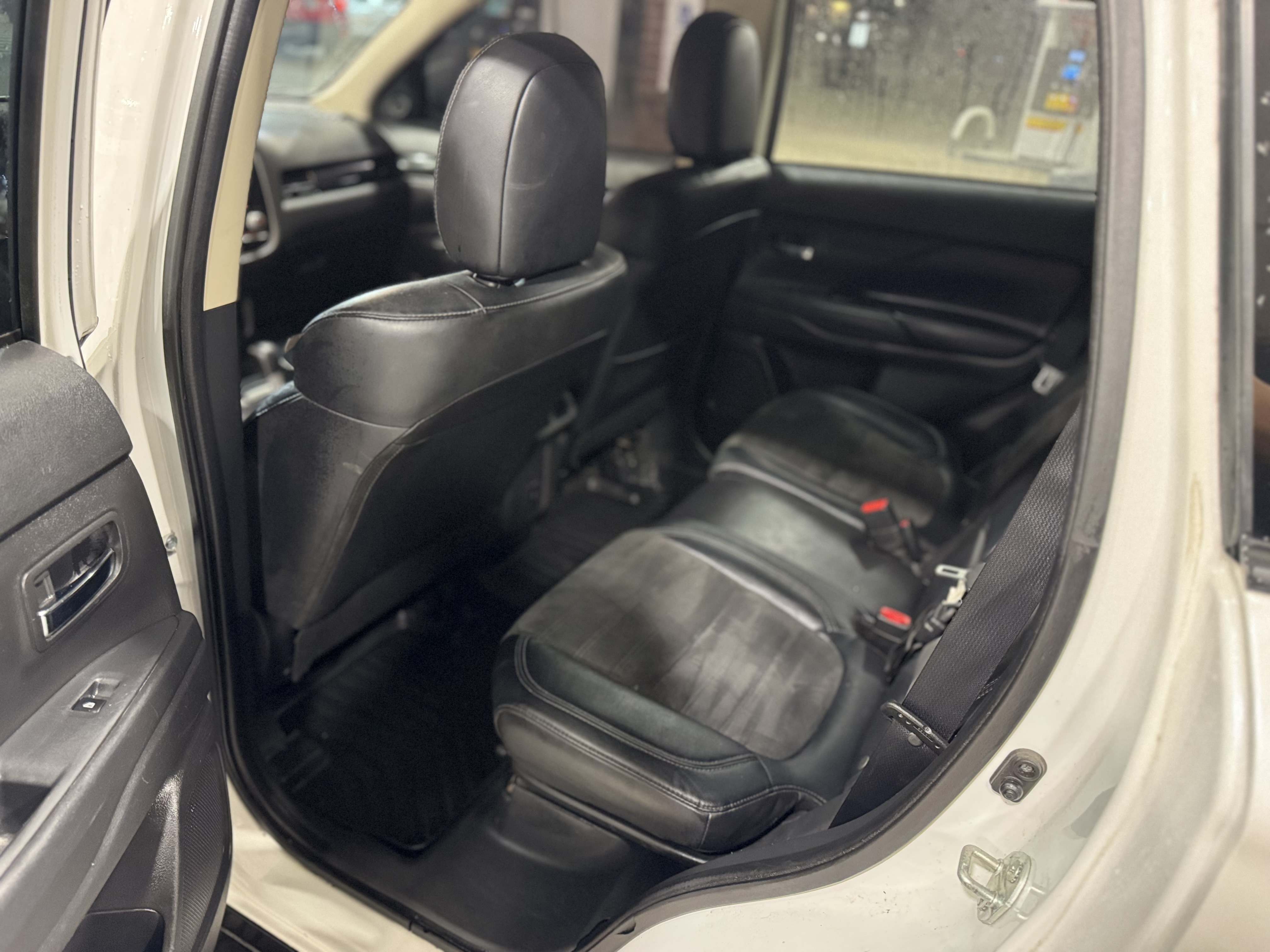 2020 Mitsubishi Outlander SE photo 13