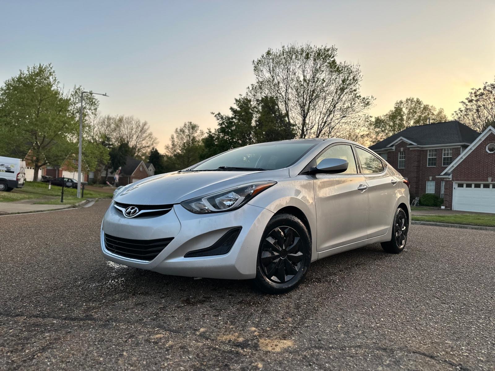 2016 2016 Hyundai Elantra SE — currently leased on contract