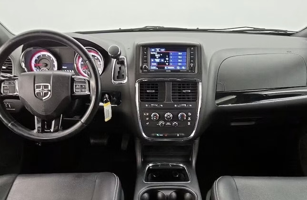 2017 Dodge Grand Caravan SXT photo 12