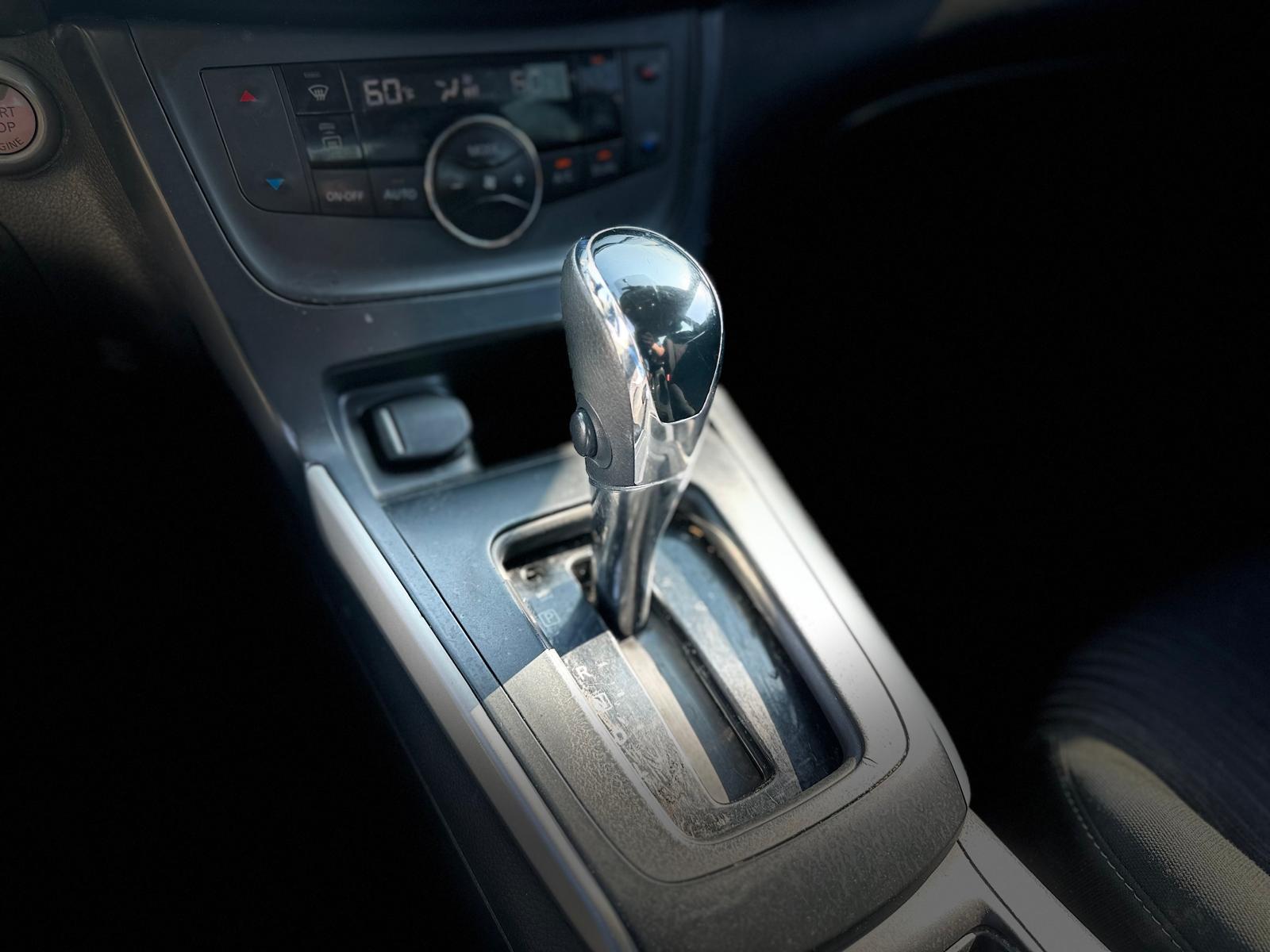 2019 Nissan Sentra SV photo 22