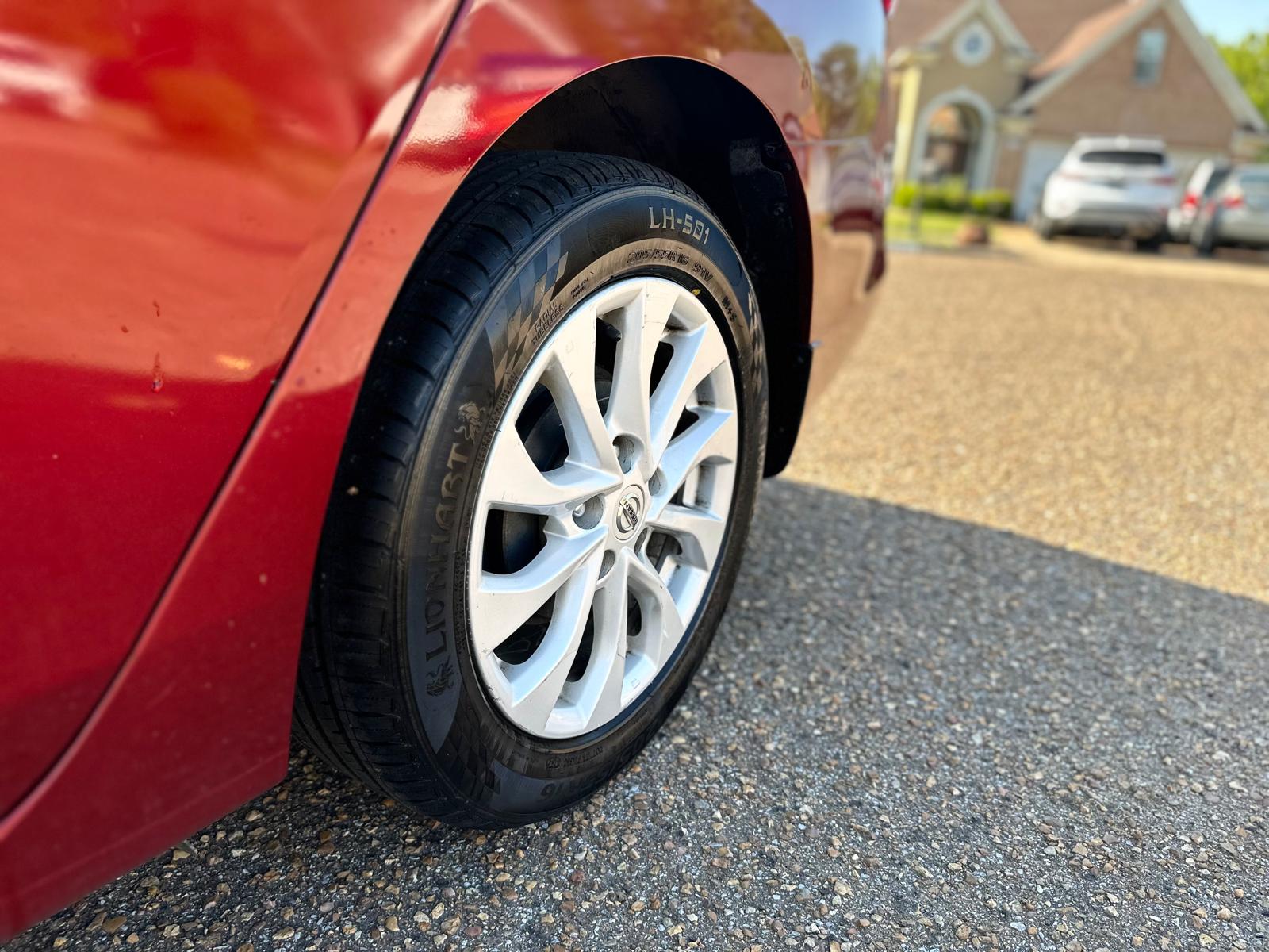 2019 Nissan Sentra SV photo 12