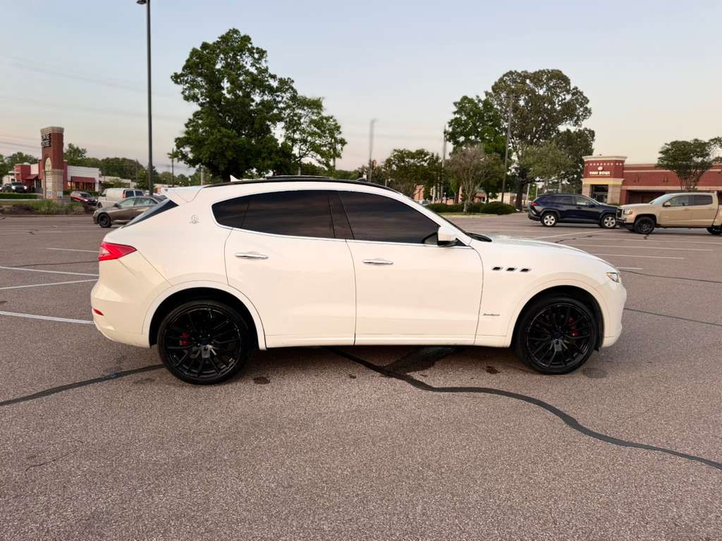 2018 Maserati Levante S GranSport photo 4
