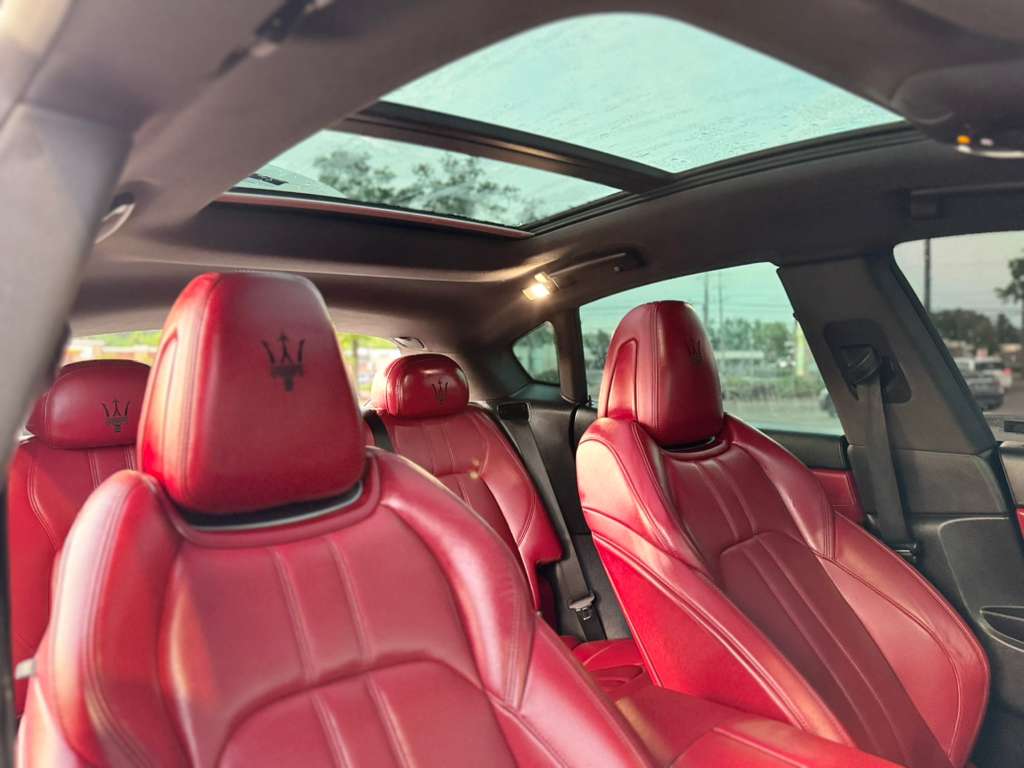2018 Maserati Levante S GranSport photo 19