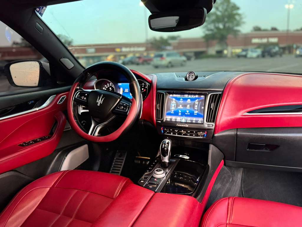 2018 Maserati Levante S GranSport photo 20