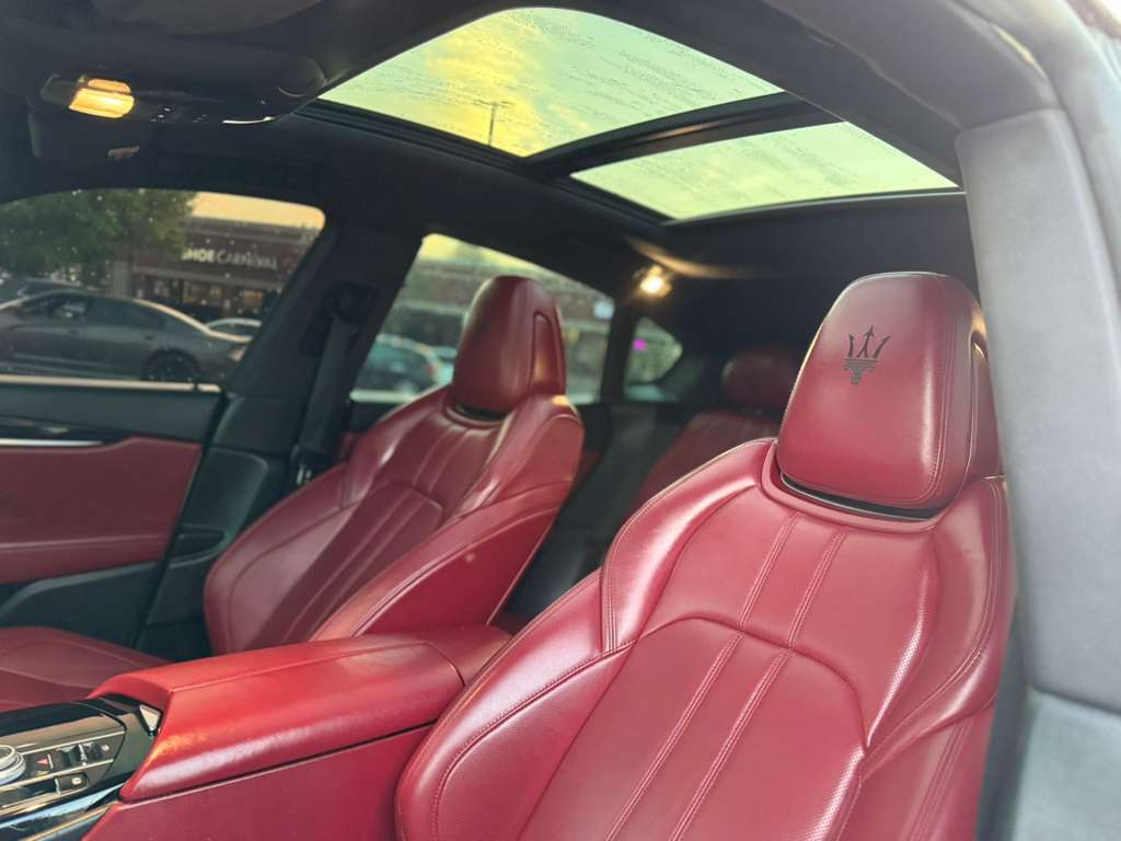 2018 Maserati Levante S GranSport photo 17