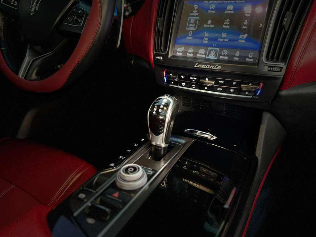 2018 Maserati Levante S GranSport photo 21