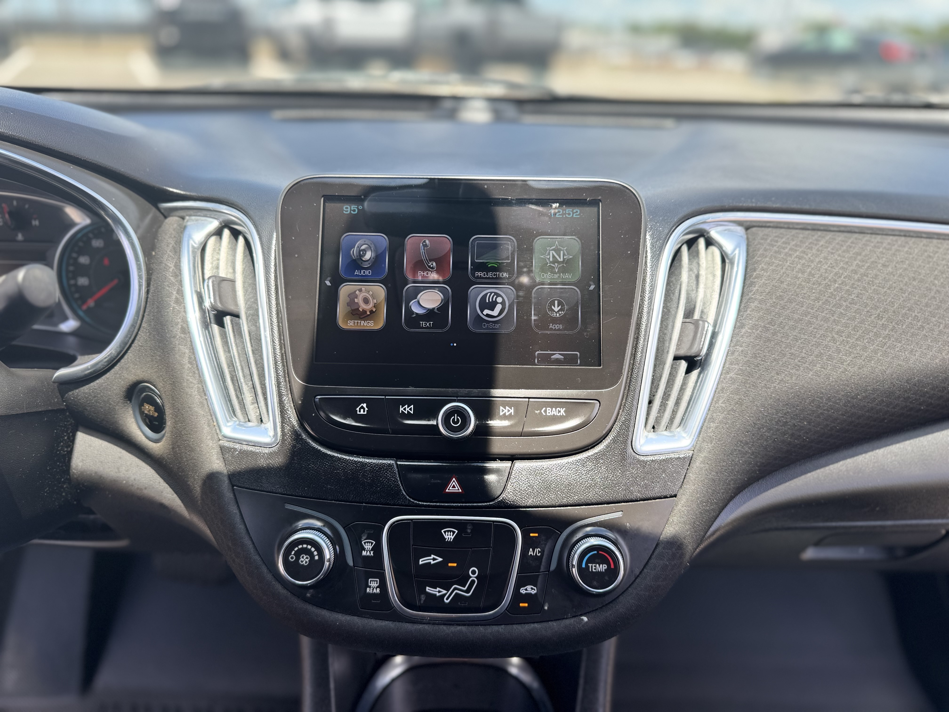 2018 Chevrolet Malibu LT photo 11