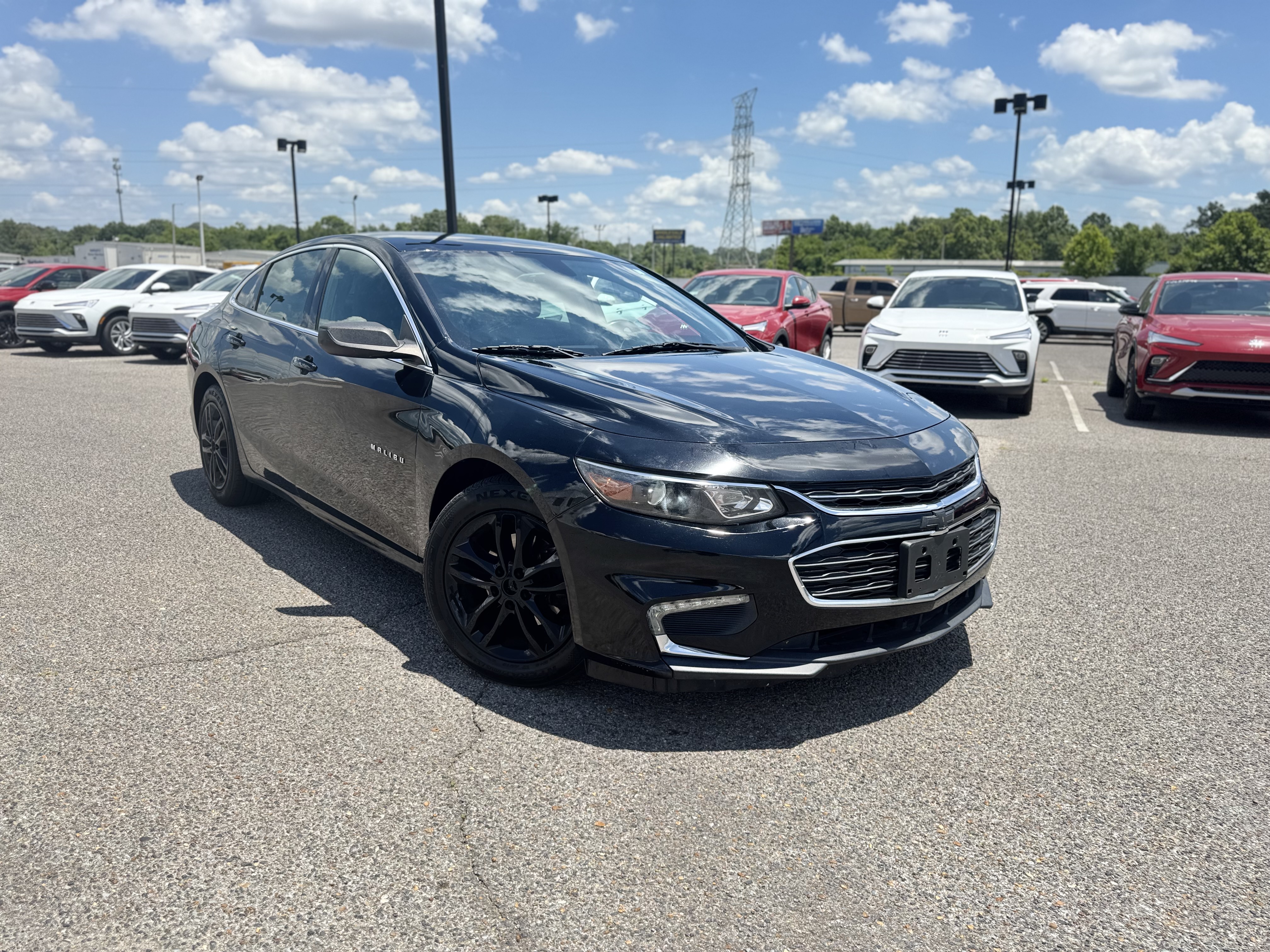 2018 Chevrolet Malibu LT photo 3