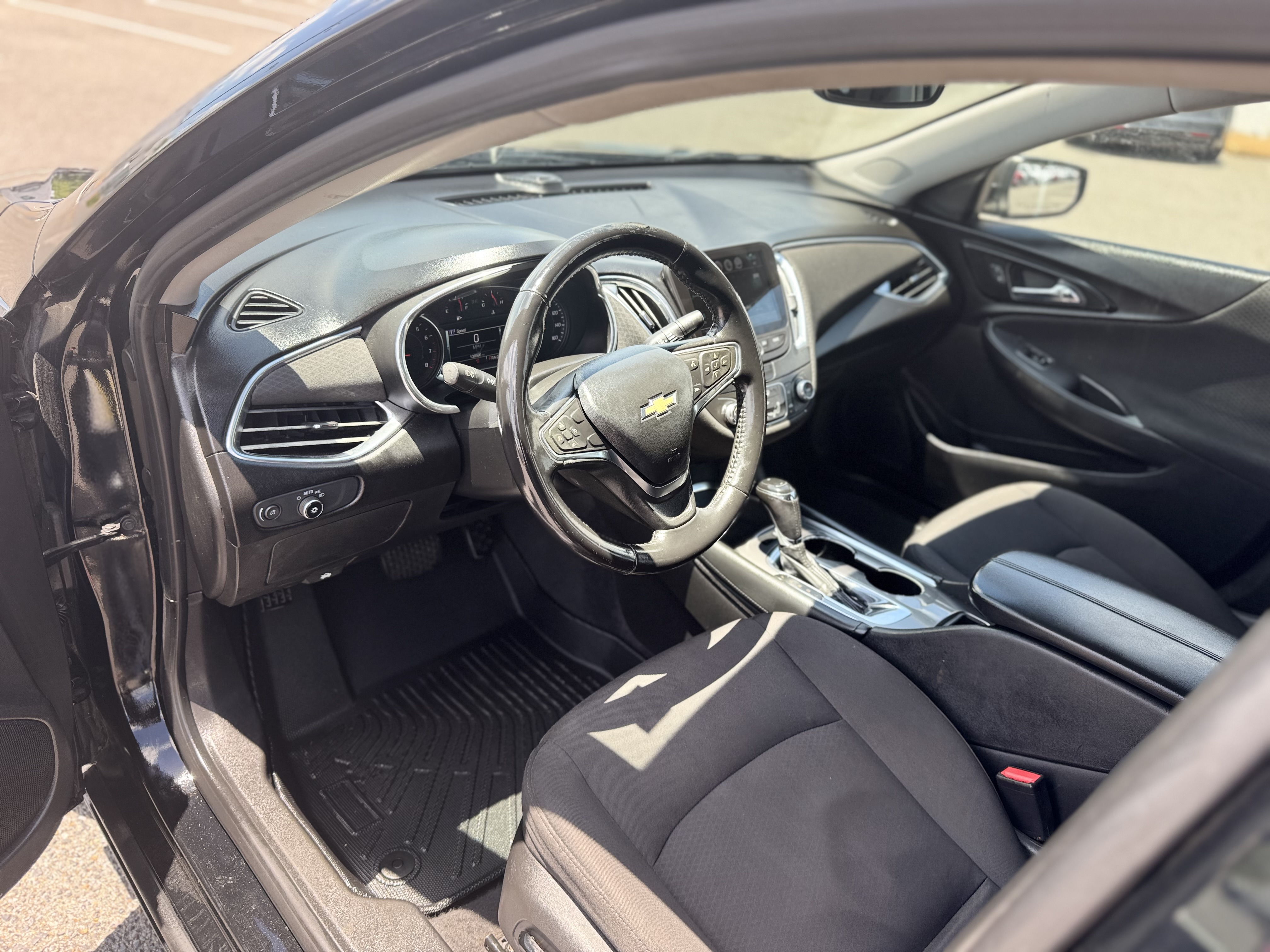 2018 Chevrolet Malibu LT photo 9